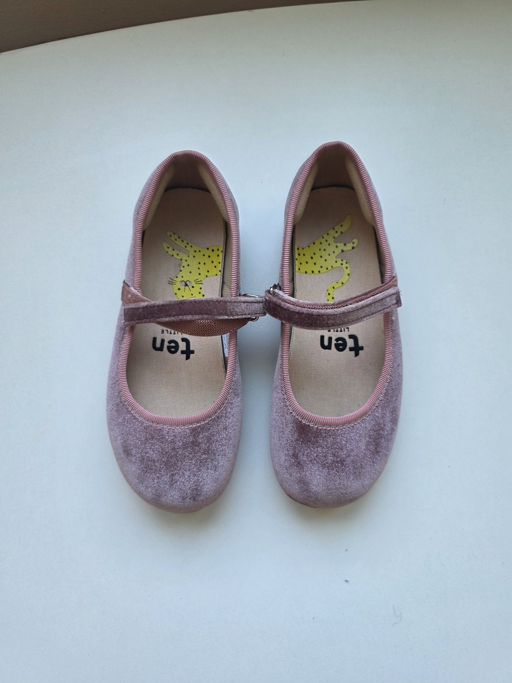 Velvet Mary Jane Dress Shoes for Girls in Dusty Pink